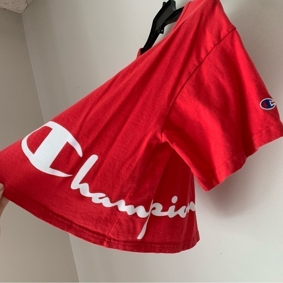 Champion wrap script crewneck red
Crop Top T Shirt size medium - Picture 5 of 5